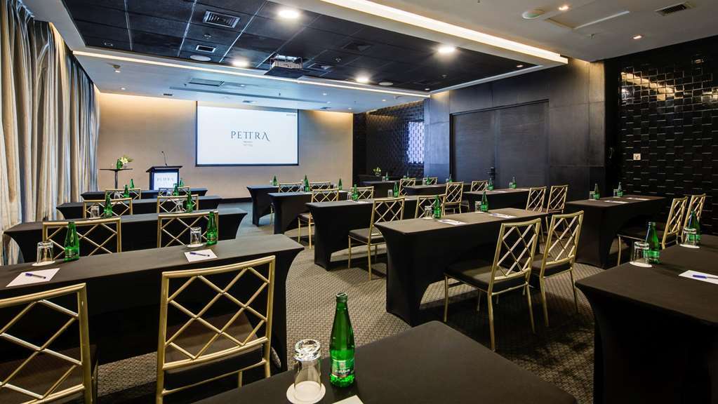 Wyndham Pettra 5*